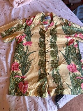 Maui Hawaiian Yellow Tropical Floral Button-Down Shirt